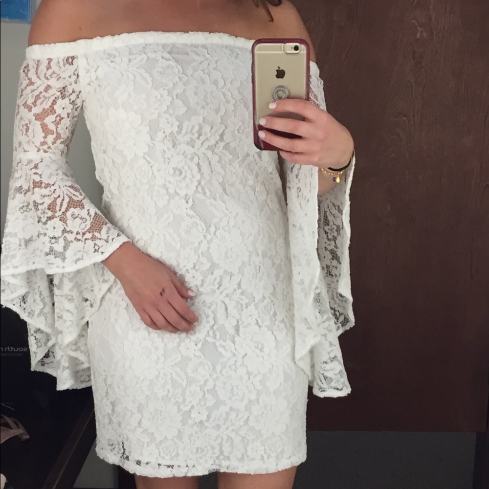 WAYF Ivory lace dress with flowy sleeves